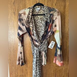 NWT Petit Pois by Viviana G sheer wrap size Large